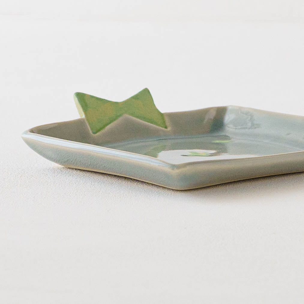プレゼントのお皿　薄雨 x 黄緑花｜アトリエ モノラー