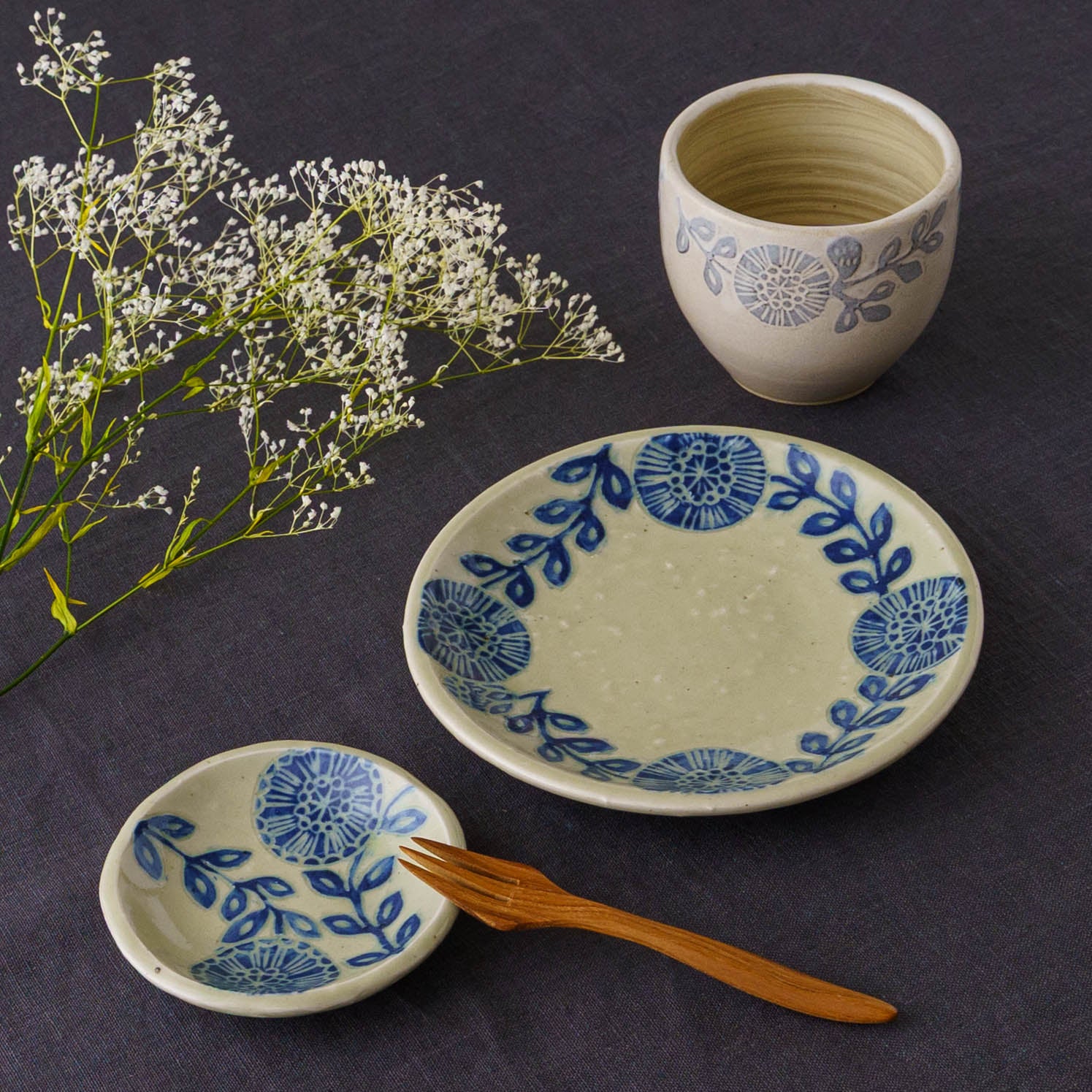 ちゃーさん新品　陶器　陶芸作家　豆皿4個　540 陶芸作家 松崎麗 豆皿 小 呉須｜作家もののうつわ通販 四季折折 – 四季