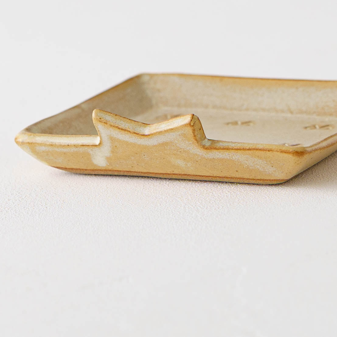 プレゼントのお皿　りぼん｜アトリエ モノラー