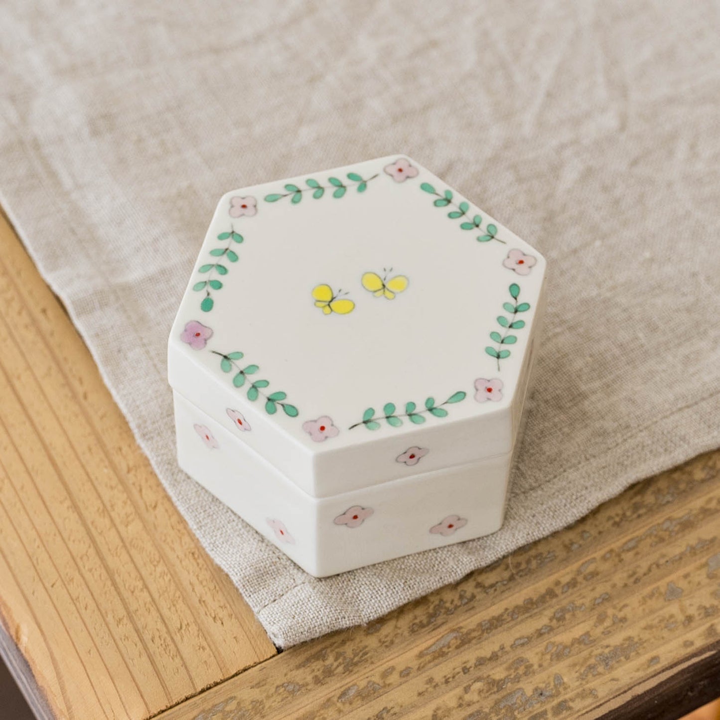 Box case butterfly | Ayako Igawa