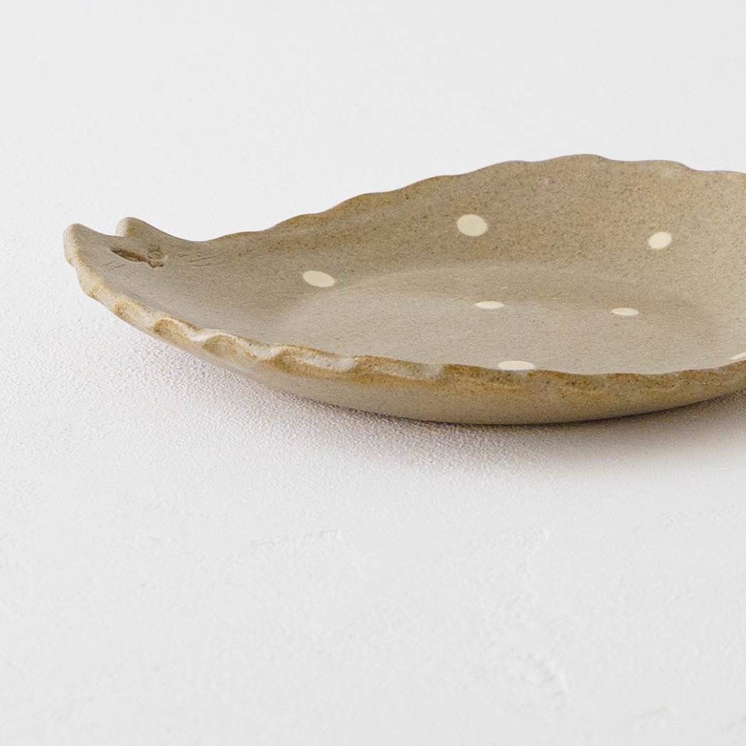 ねこさん皿　グレー x ドット　小｜アトリエ モノラー