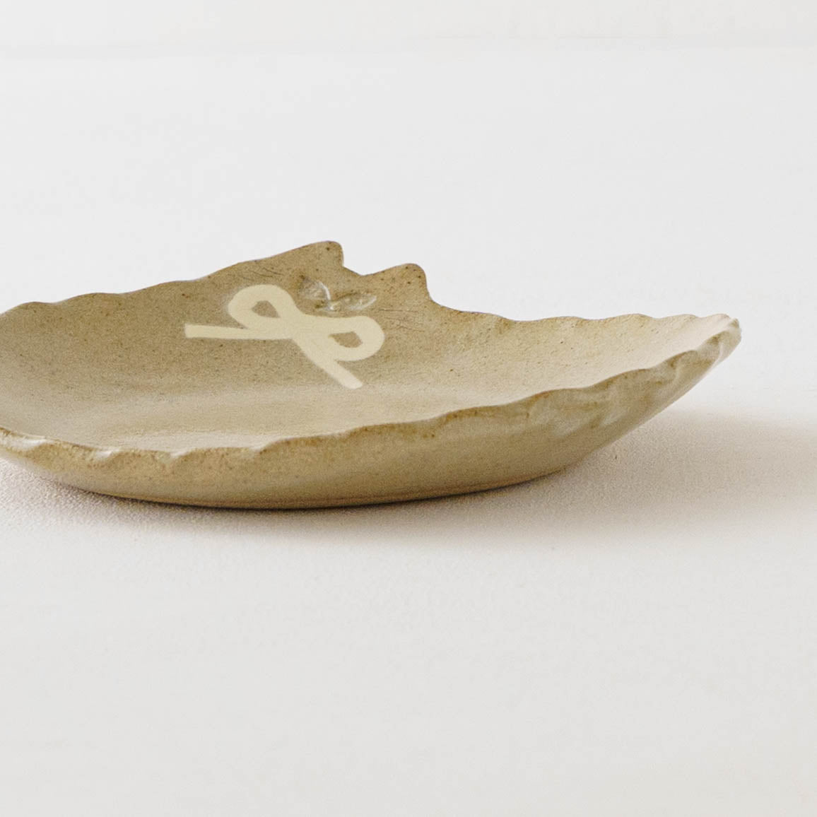 Cat plate  S  ribbon | Atelier Monora