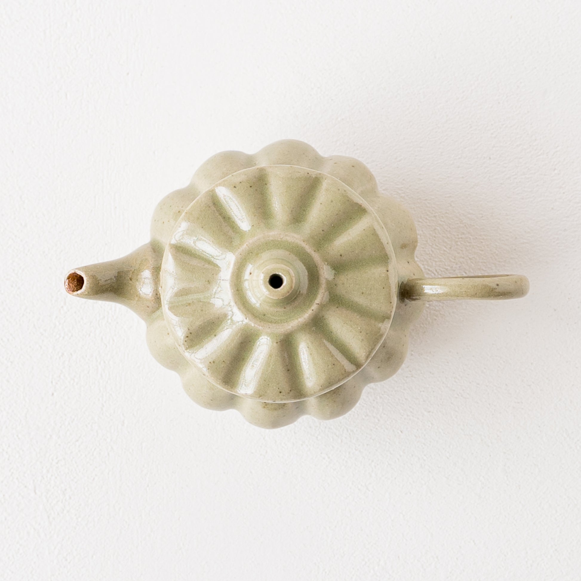 輪花の形がおしゃれで素敵な笠原良子さんの茶壺