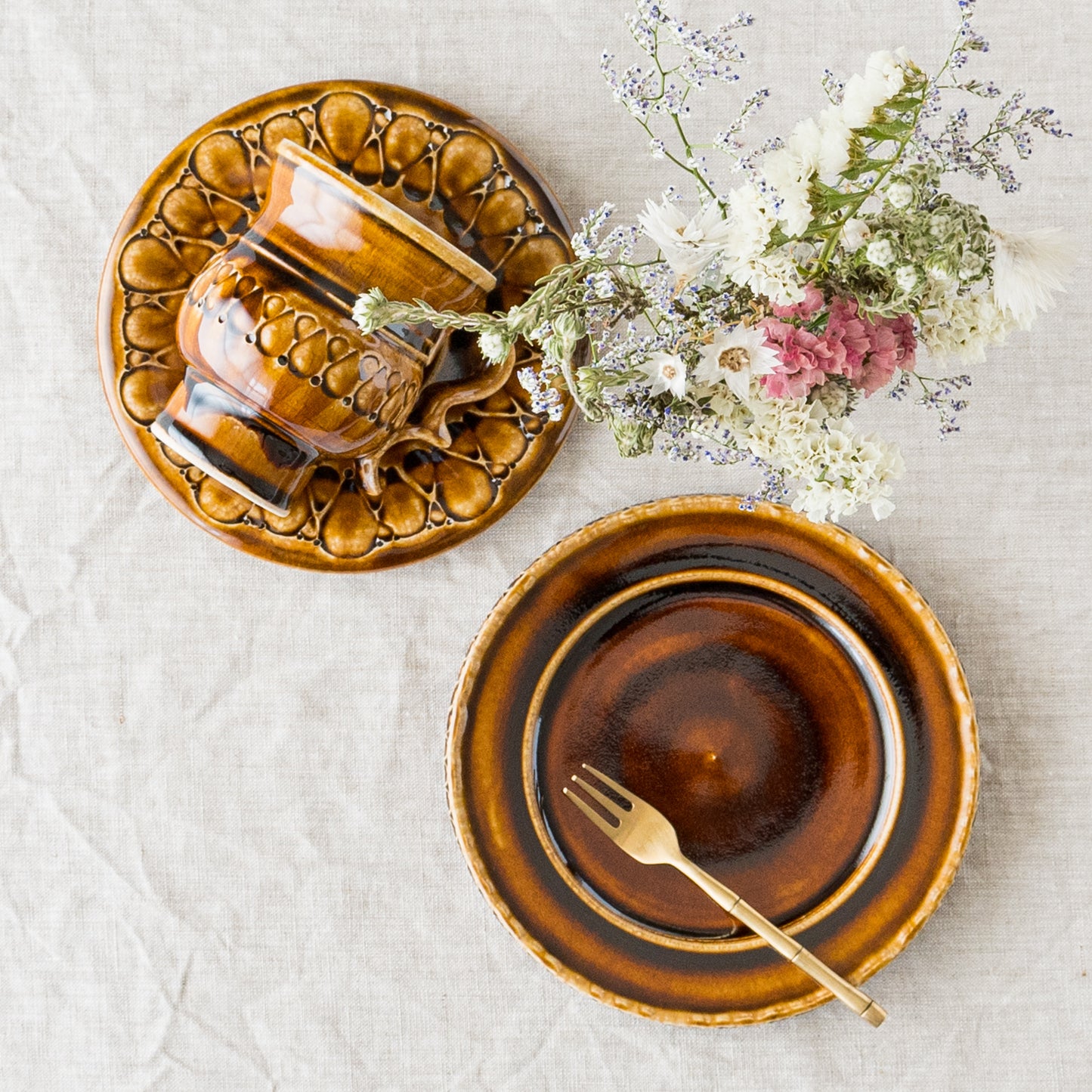 ルリアメ工房さんのプレート皿とカップ＆ソーサーアメ釉