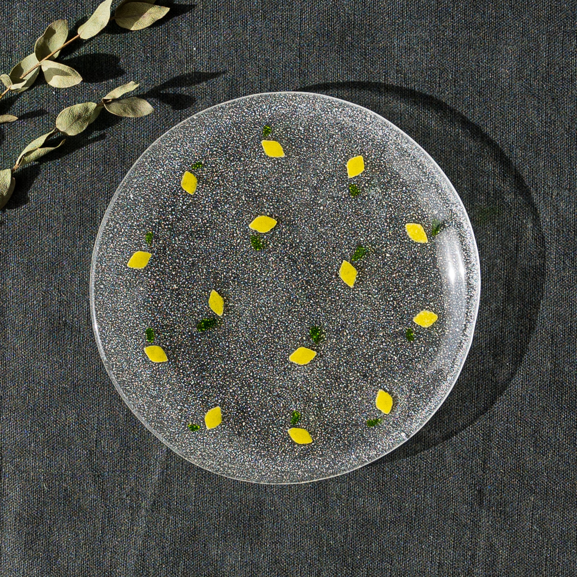 レモン柄がおしゃれで可愛い石塚悠さんのガラス小皿