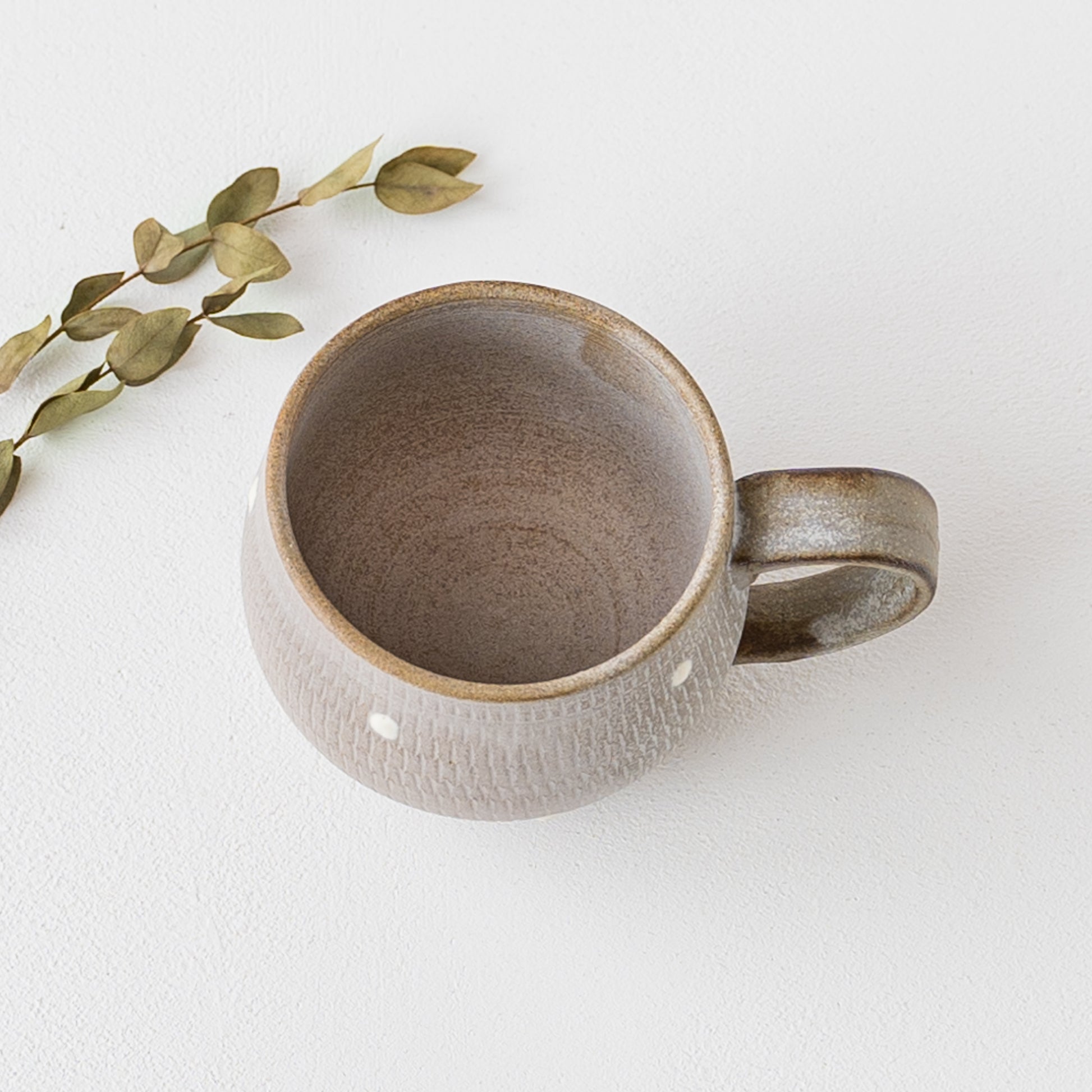 来客用のおもてなしにも使いたくなる小石原焼翁明窯元のコーヒーカップ