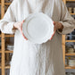 柔らかな白に温もりを感じる藤村佳澄さんの7寸レリーフ皿