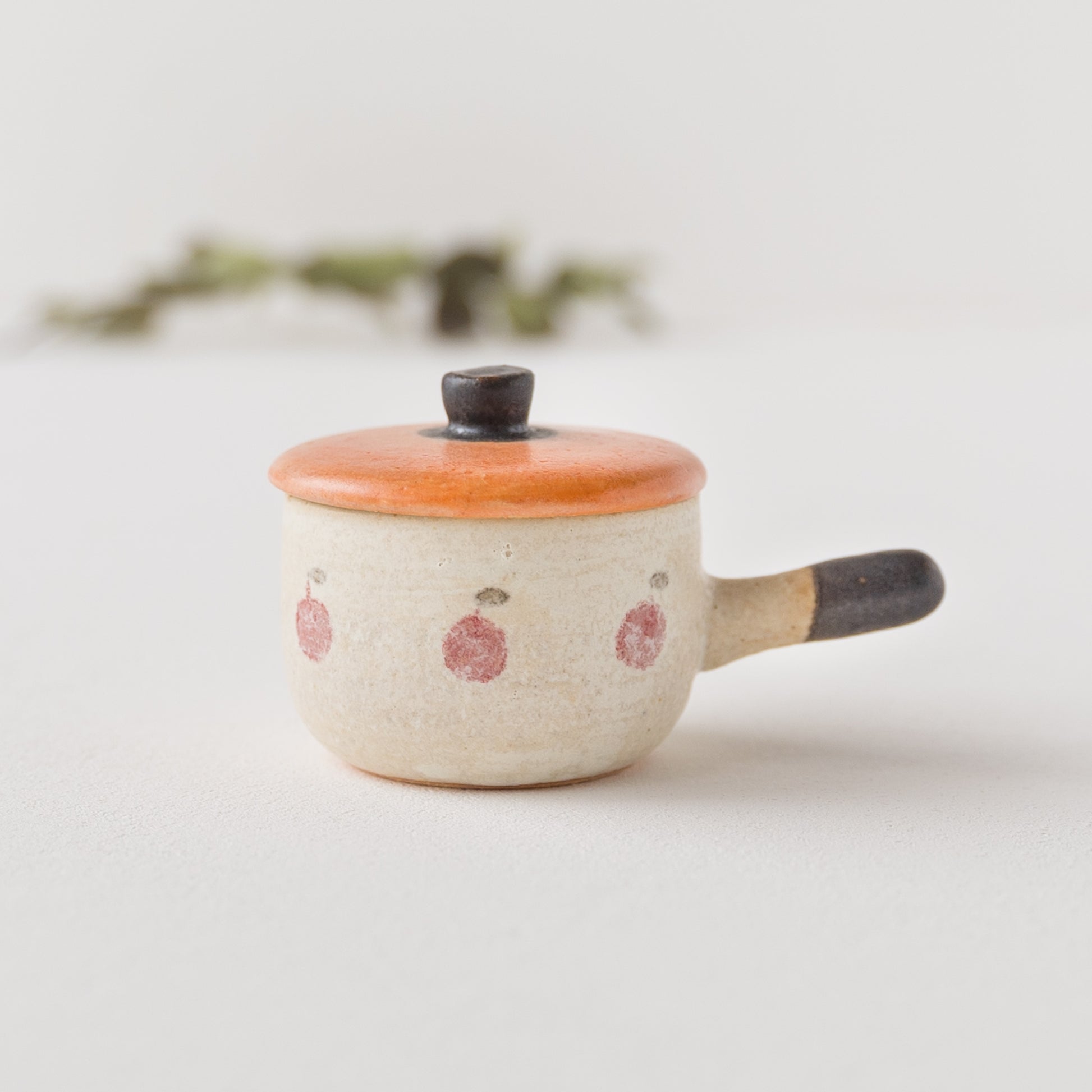 おしゃれでかわいい池本直子さんのミニ土鍋箸置き
