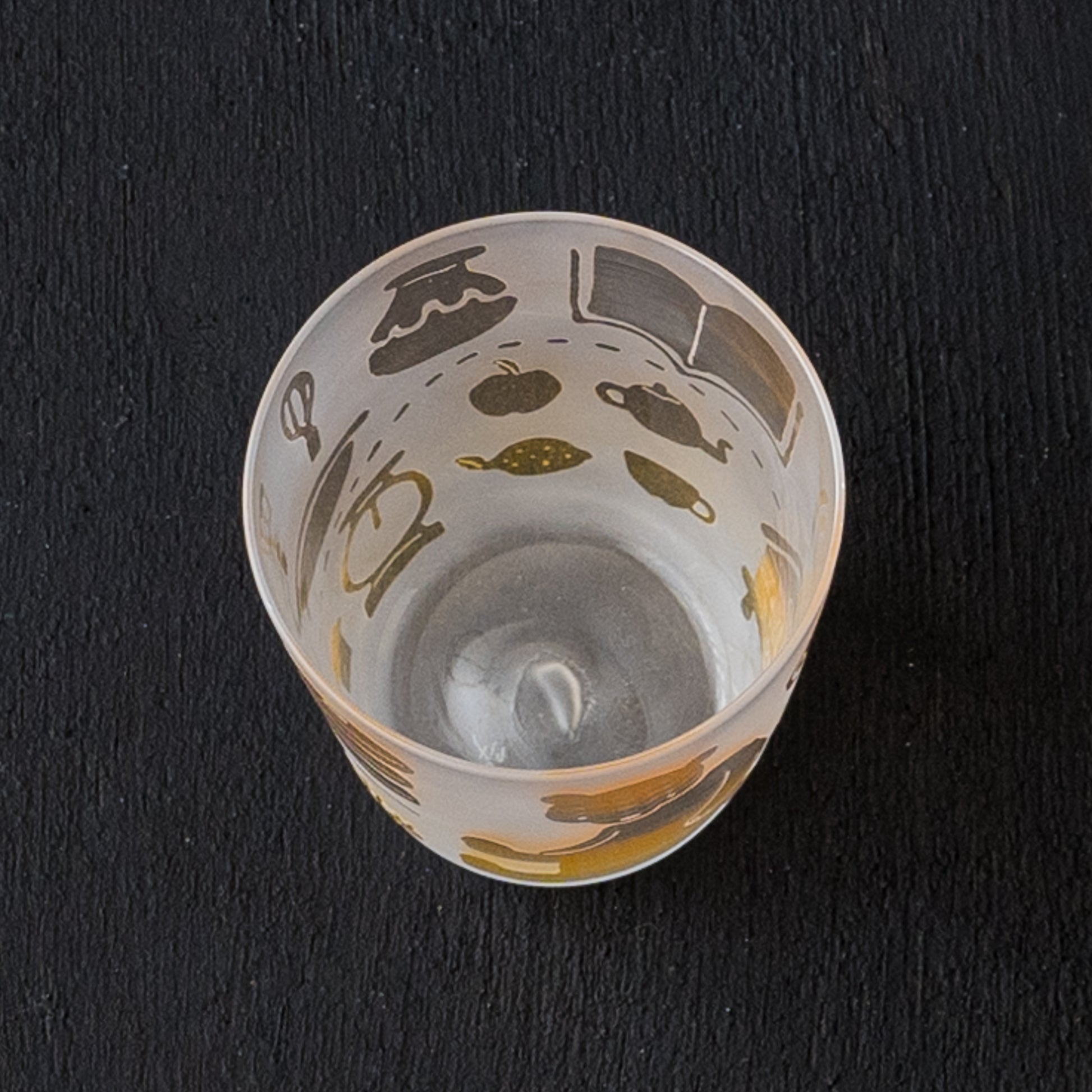 炭酸水にぴったりなワタナベサラさんのおやつのグラス