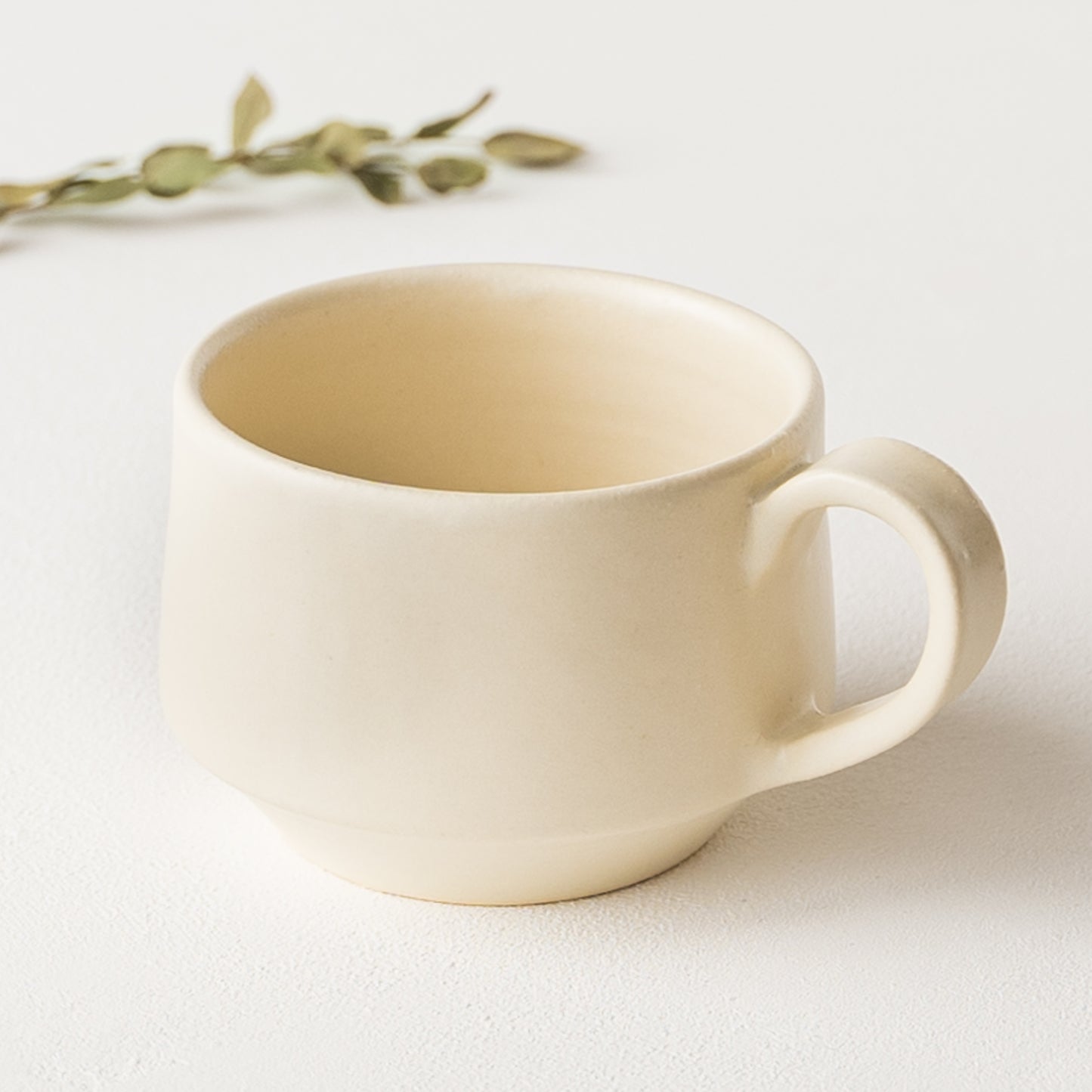 ほっと一息タイムをゆっくり楽しめるyoshida potteryのコーヒーカップ