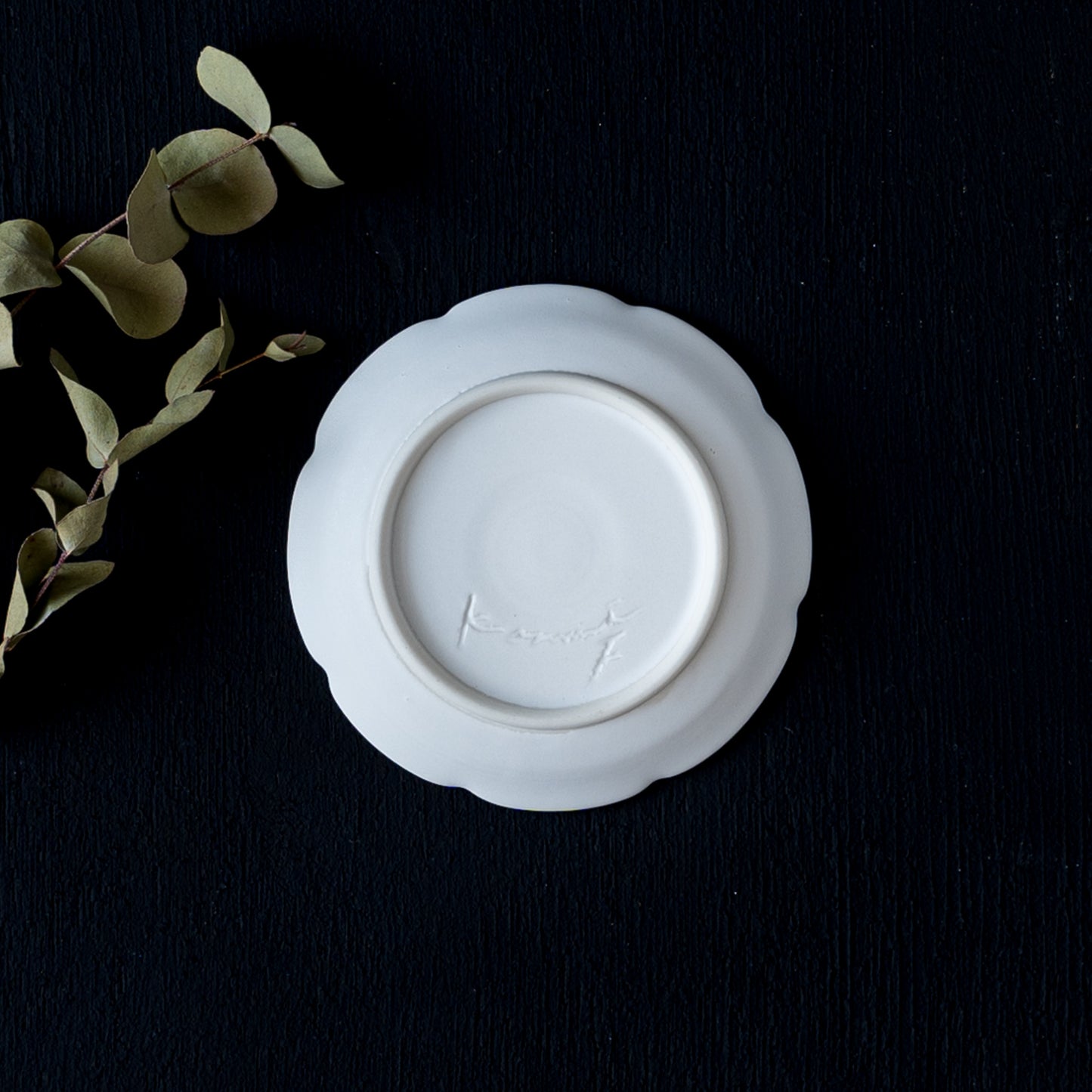 ちょこっとおかずが素敵に映える藤村佳澄さんの花型豆皿