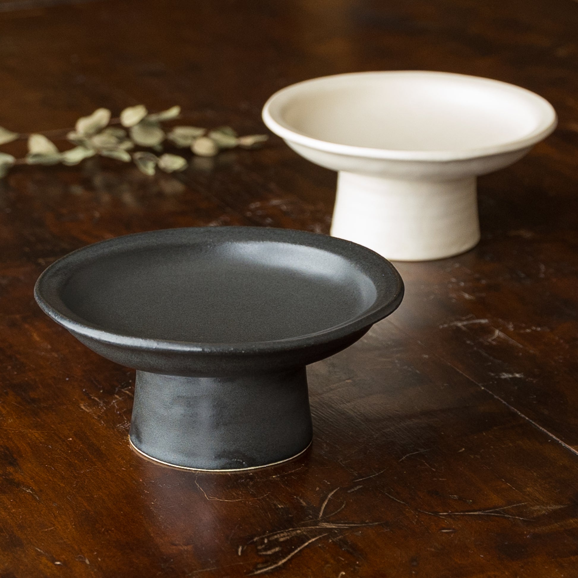 食卓の雰囲気がぐっと上がるyoshida potteryの高杯皿