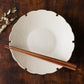 食卓が上品な雰囲気に包まれるyoshida potteryの雪輪皿