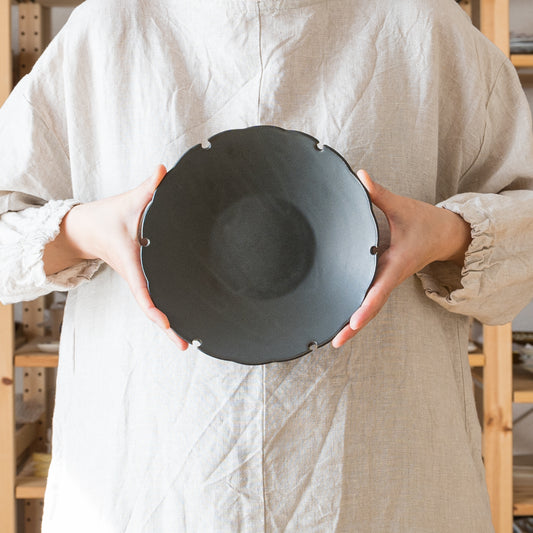 食卓の雰囲気がぐっと上がるyoshida potteryの雪輪皿