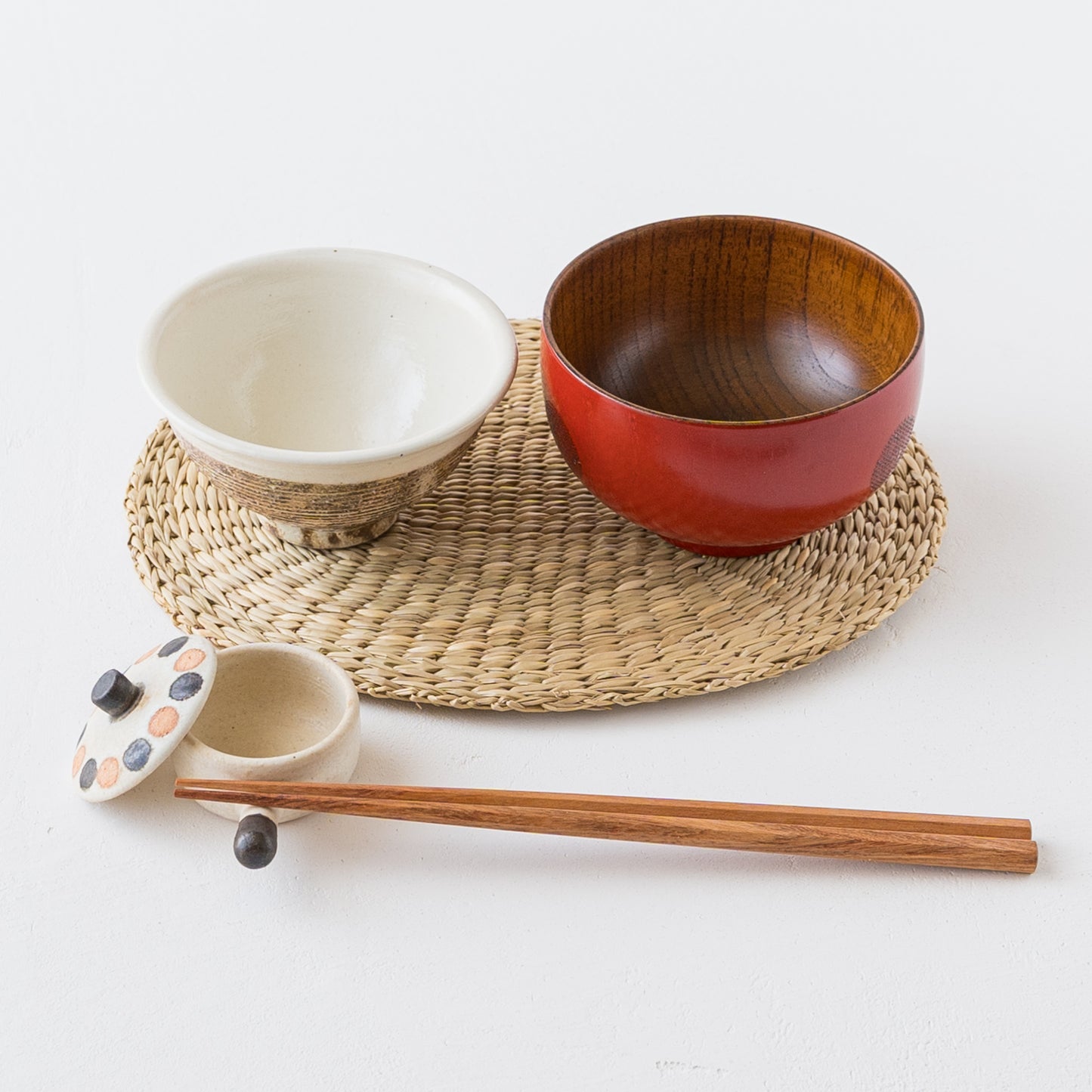食卓が明るく楽しくなる池本直子さんのミニ土鍋箸置き