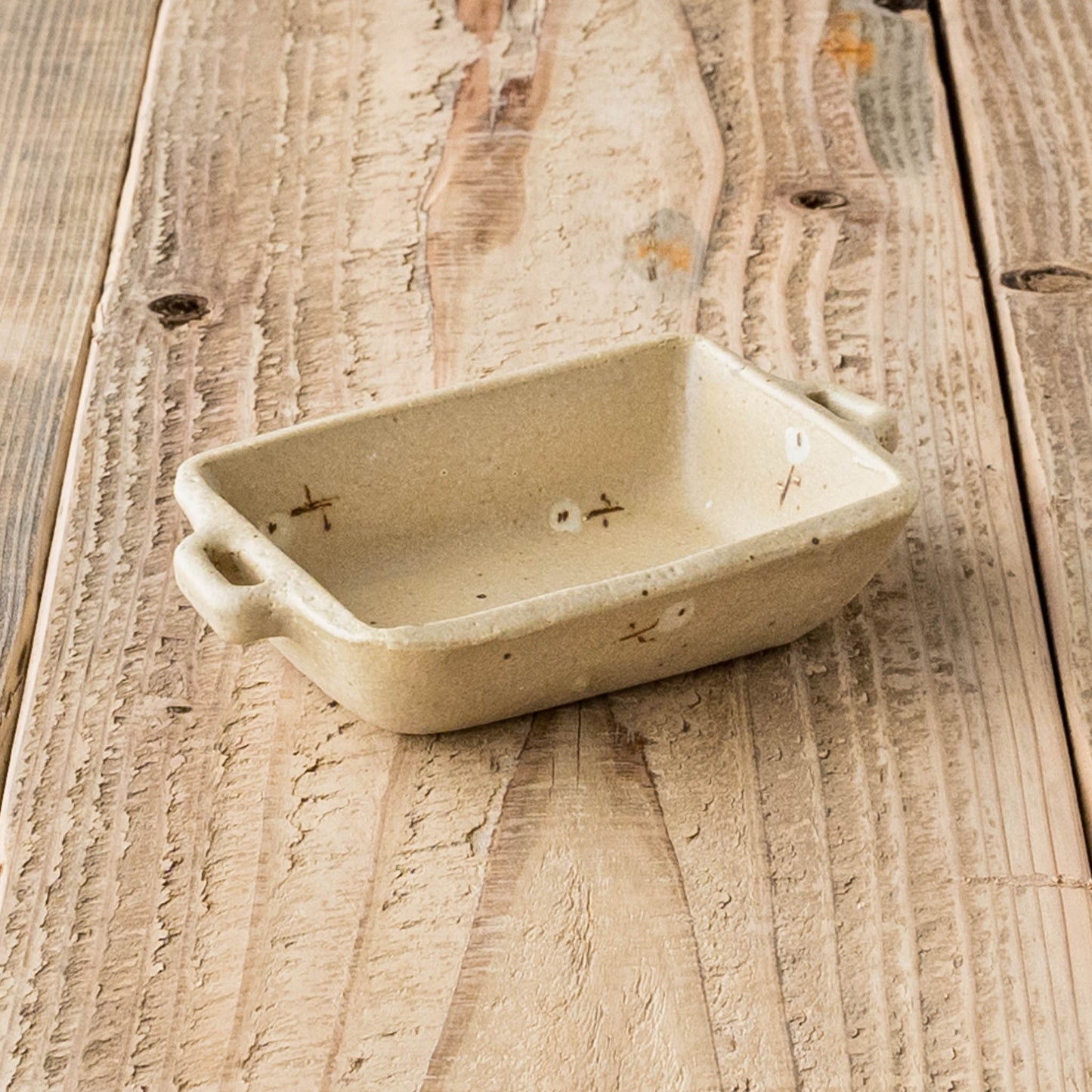 Square bowl with ears flower B light brown | Haruko Harada