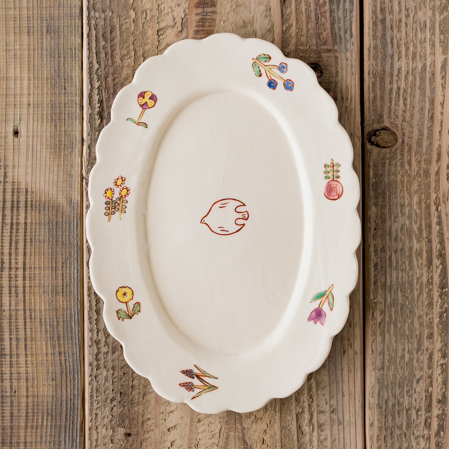 食卓を明るく可愛く彩ってくれる長浜由起子さんの小花絵付オーバル皿