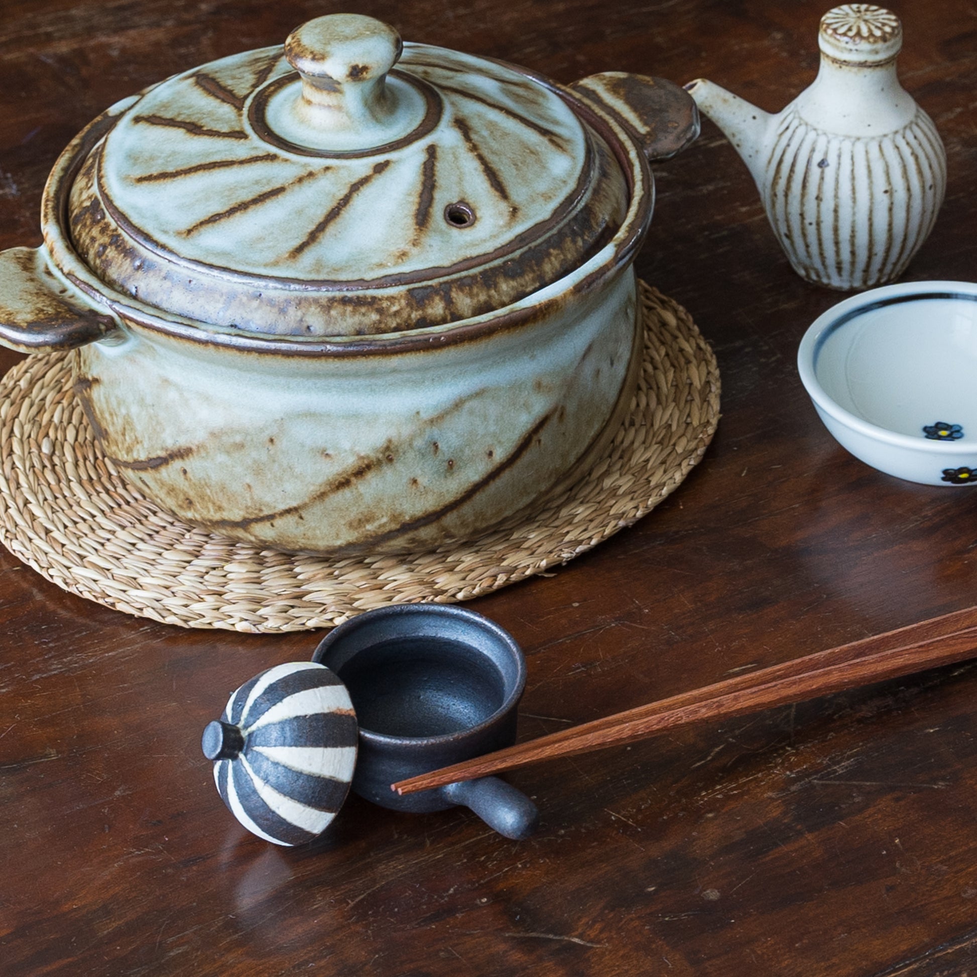 土鍋料理が楽しめる池本直子さんのミニ土鍋箸置き