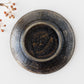 黒釉の独特な表情に引き込まれる渡辺信史さんのロウ抜き7寸皿
