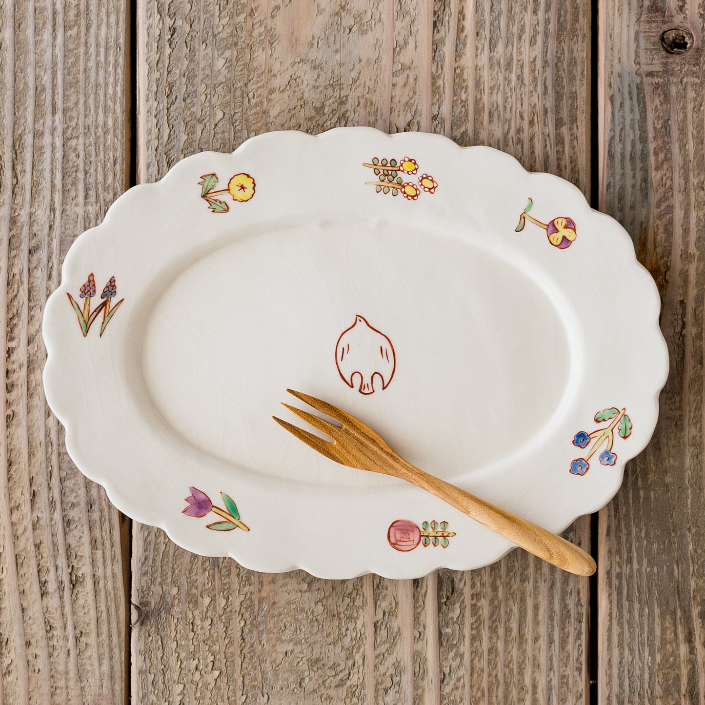 おうちごはんを可愛く彩ってくれる長浜由起子さんの小花絵付オーバル皿