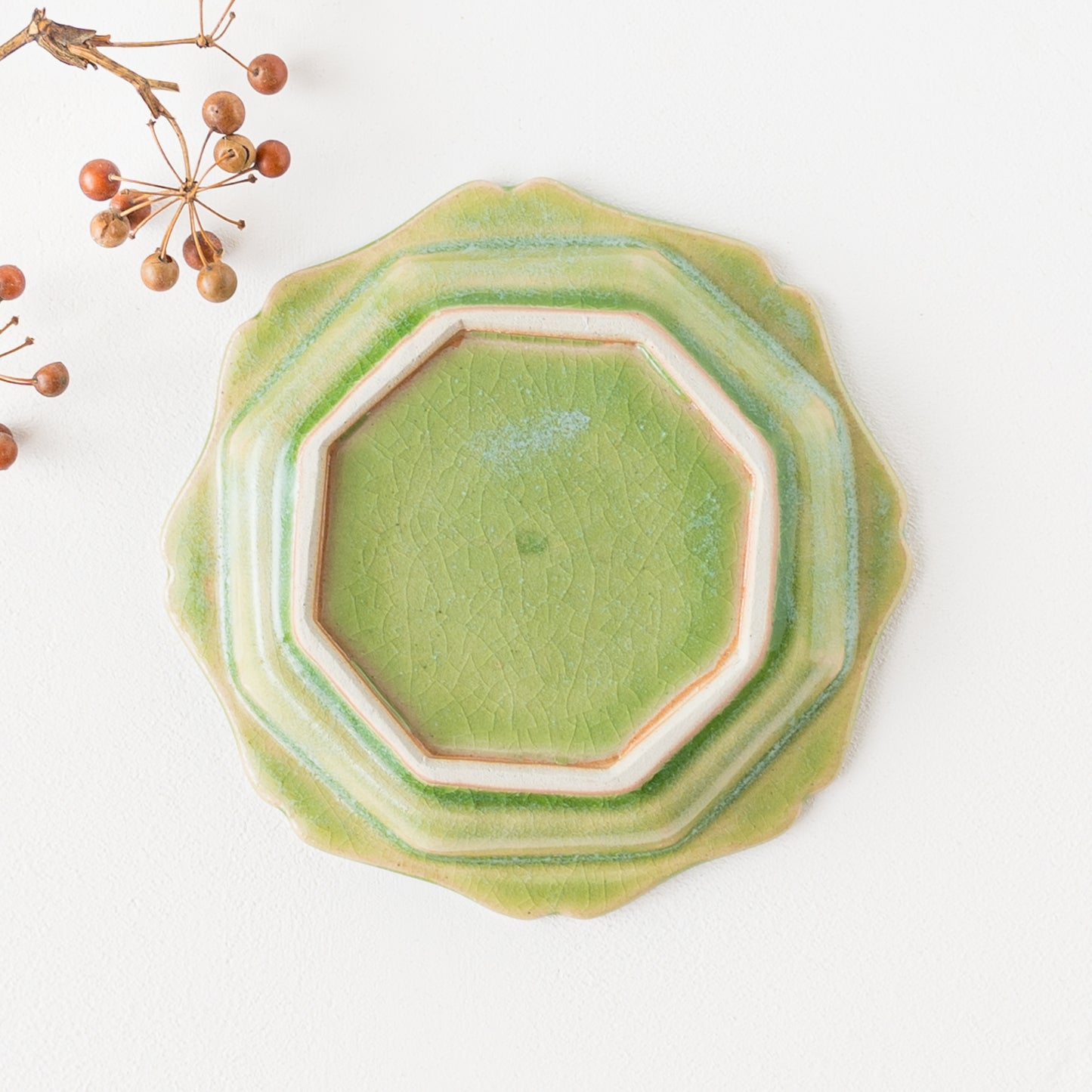 山葵釉は美しい渡辺信史さんのねじり八角皿
