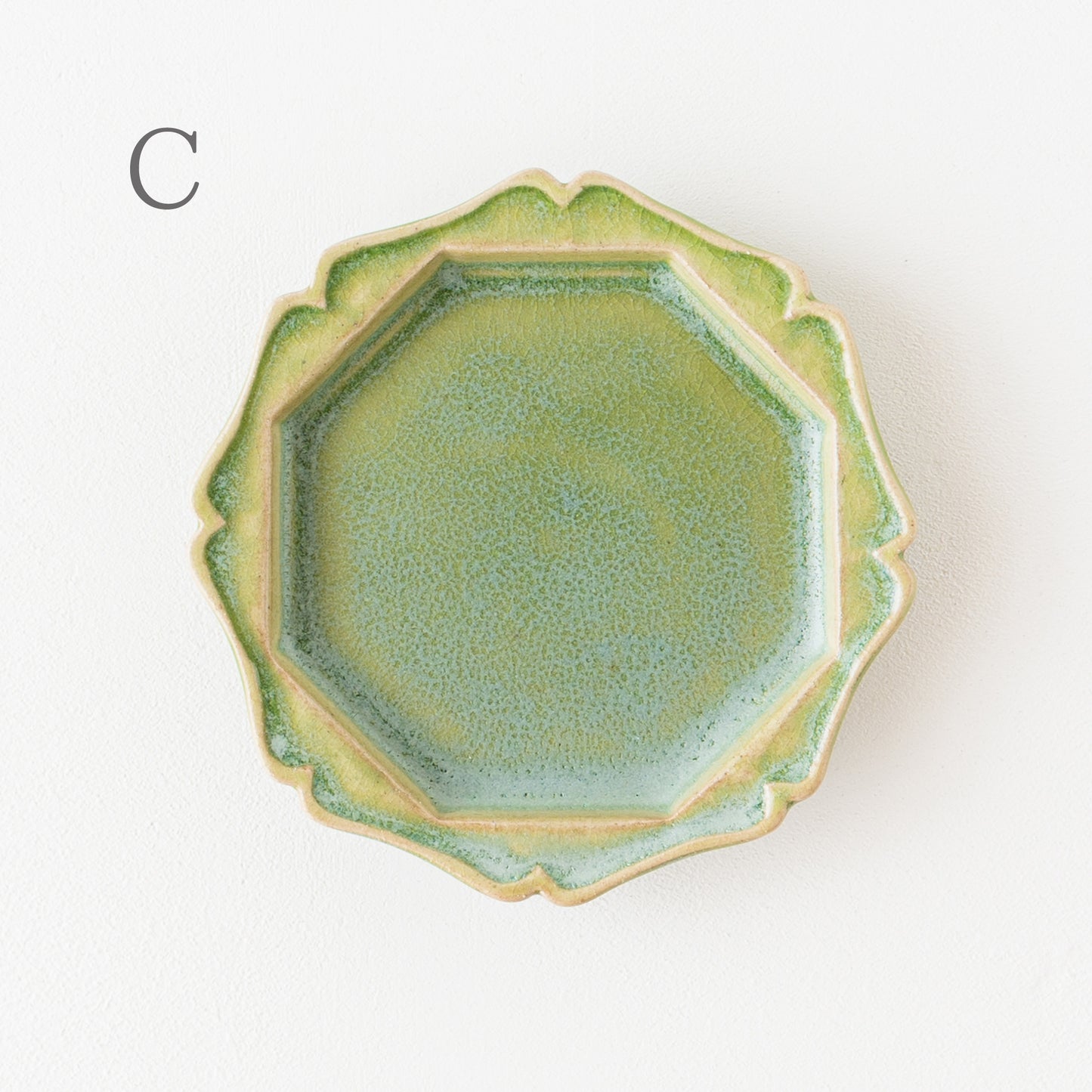 個性豊かな山葵釉が素敵な渡辺信史さんのねじり八角皿