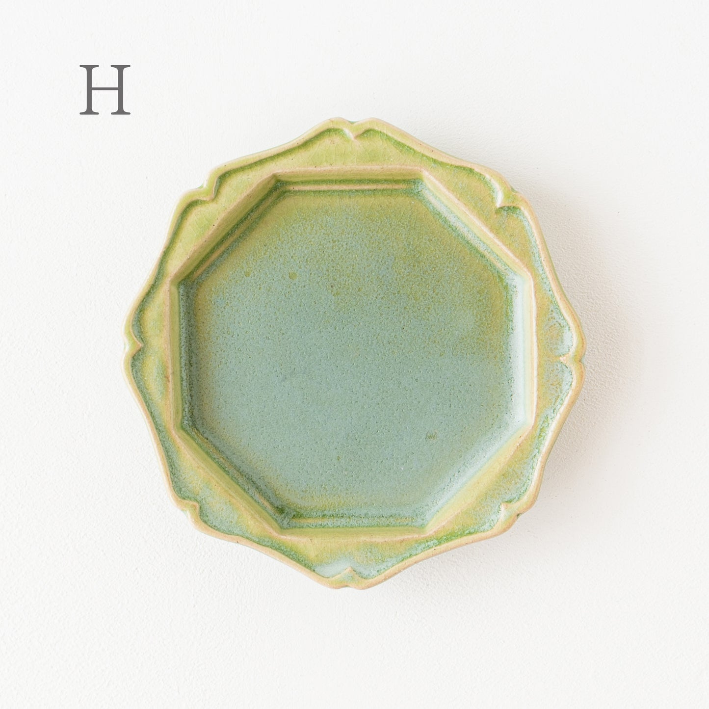 個性豊かな山葵釉が素敵な渡辺信史さんのねじり八角皿