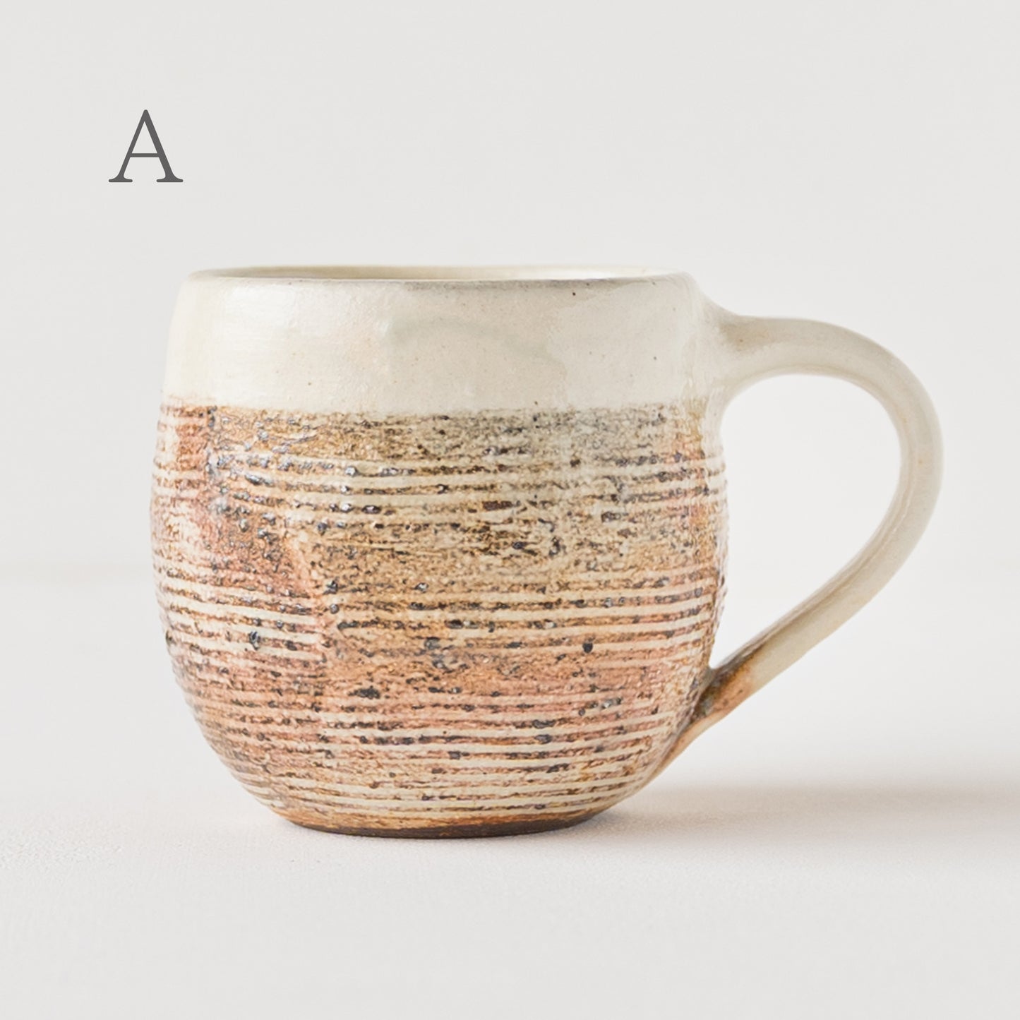 Fuchiara horizontal engraving egg mug｜Furutani pottery