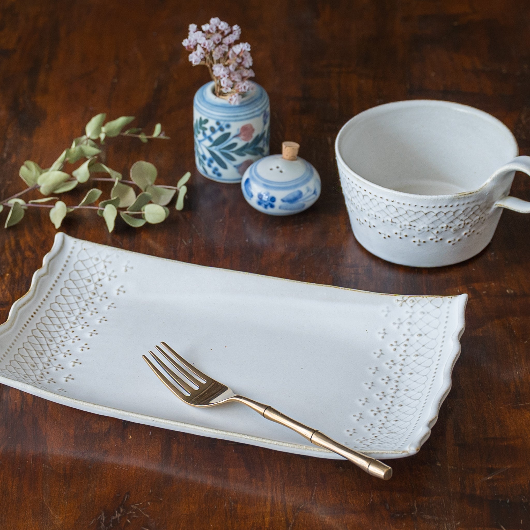 フレンチレース　長角皿　マットホワイト｜わかさま陶芸　Wakasama-Pottery Studio French Lace Square Plate  White