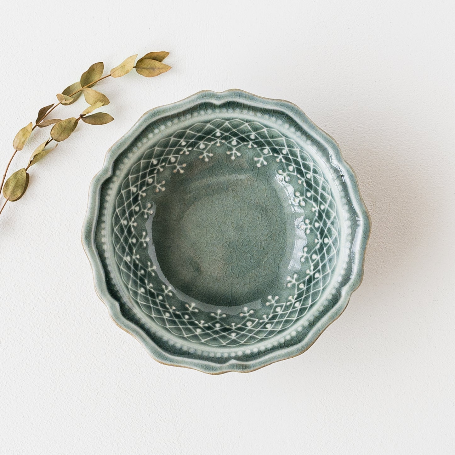 ヨーグルトやシリアルにぴったりなわかさま陶芸のフレンチレースフリル鉢