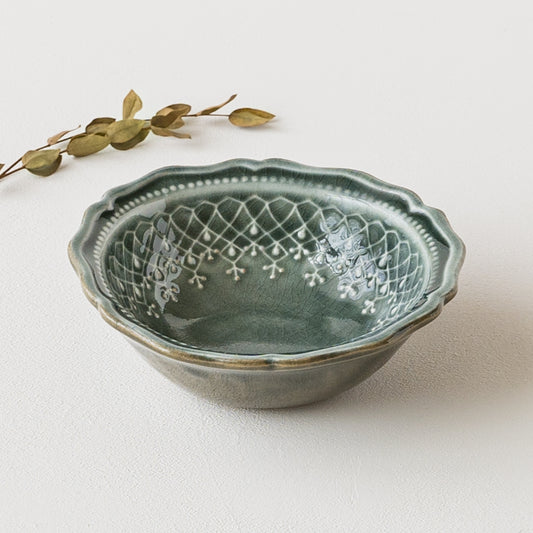エレガントで美しいわかさま陶芸のフレンチレースフリル鉢