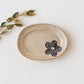 ふんわり優しいお花模様に癒される岡村朝子さんのミニオーバル皿