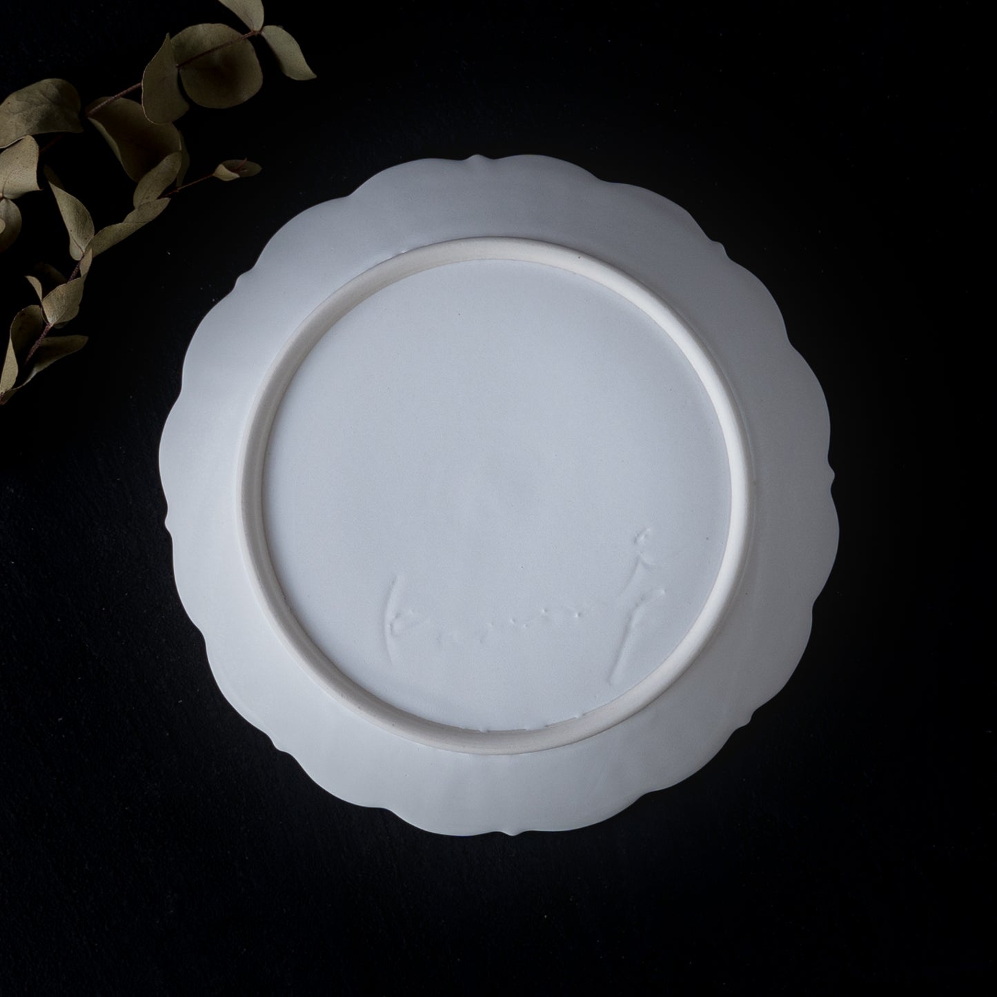 レリーフが美しい藤村佳澄さんの5寸レリーフ皿