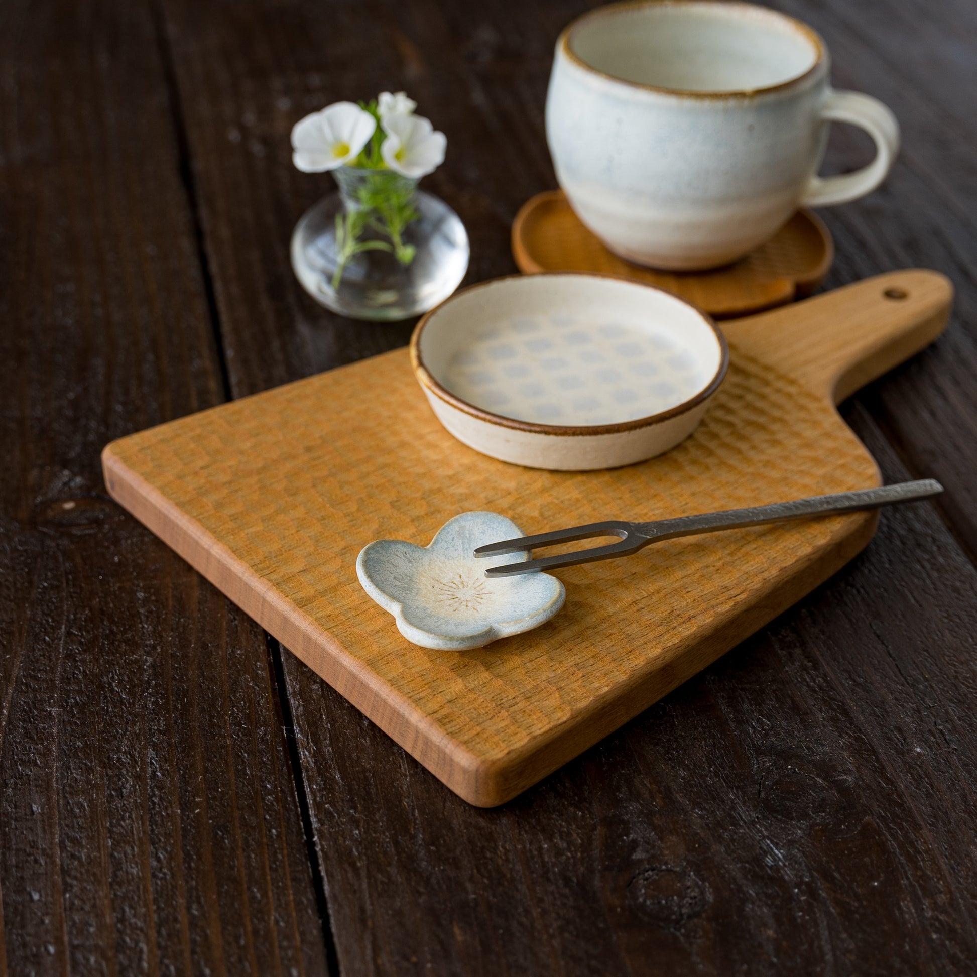 おうちカフェをもっと楽しめる岡洋美さんの格子柄の豆鉢と箸置き