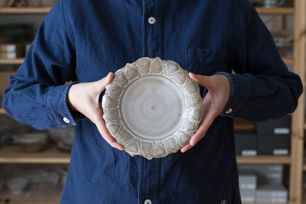 ルリアメ工房のうのふ白釉レースカッティングリムケーキ皿