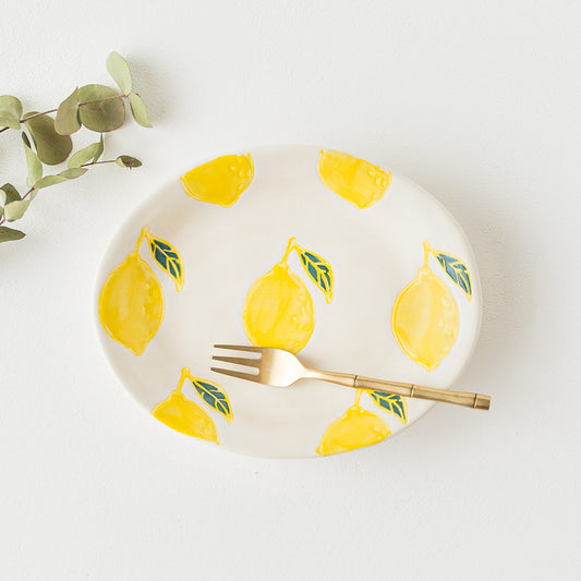 おやつタイムが待ち遠しくなるかわいいレモン柄の波佐見焼楕円皿