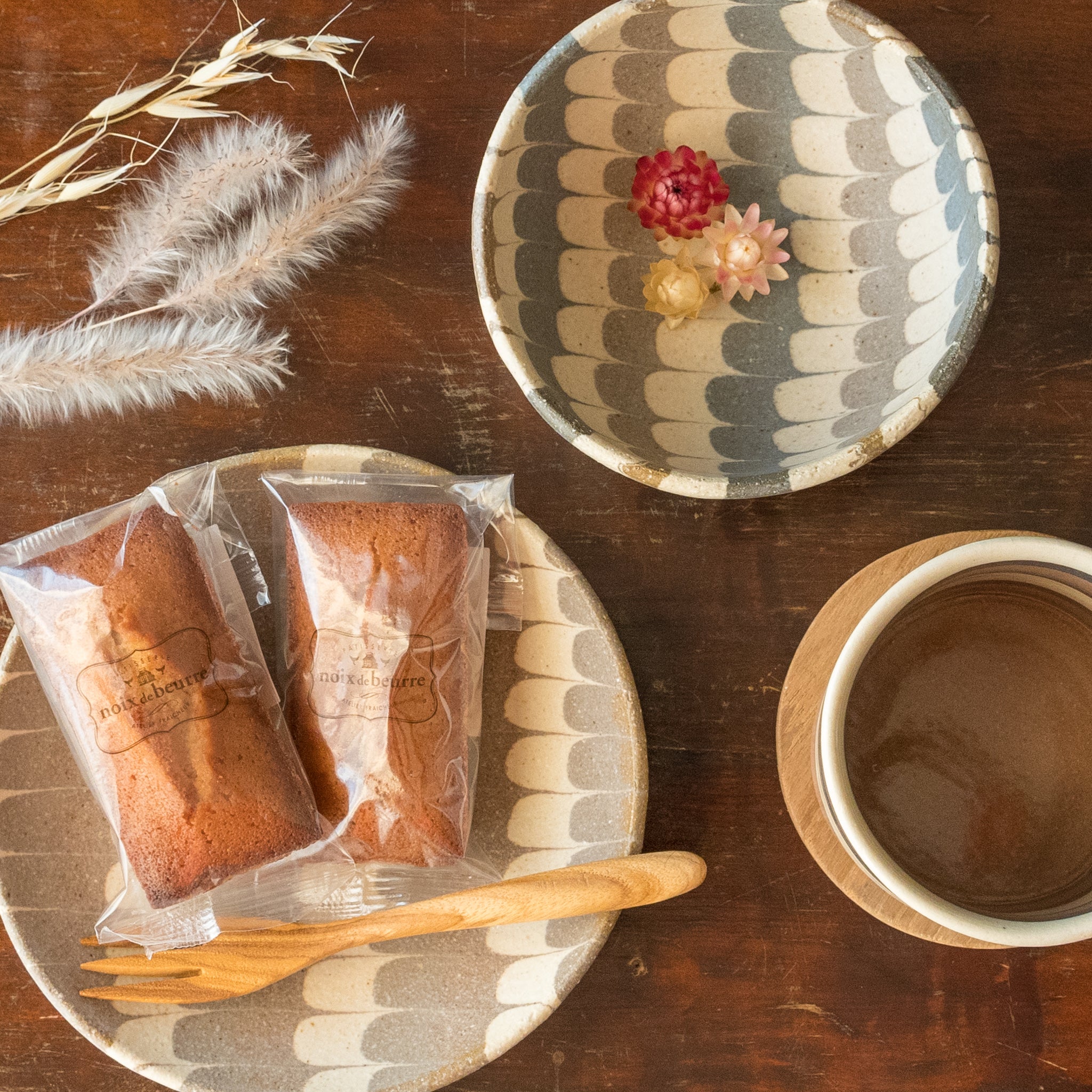 作家 坂下花子 丸皿 うずら模様 茶色 x こげ茶｜和食器通販 四季折折