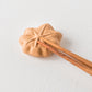 和菓子のフォーク置きにピッタリなイホシロ窯のもみじまんじゅうの箸置き