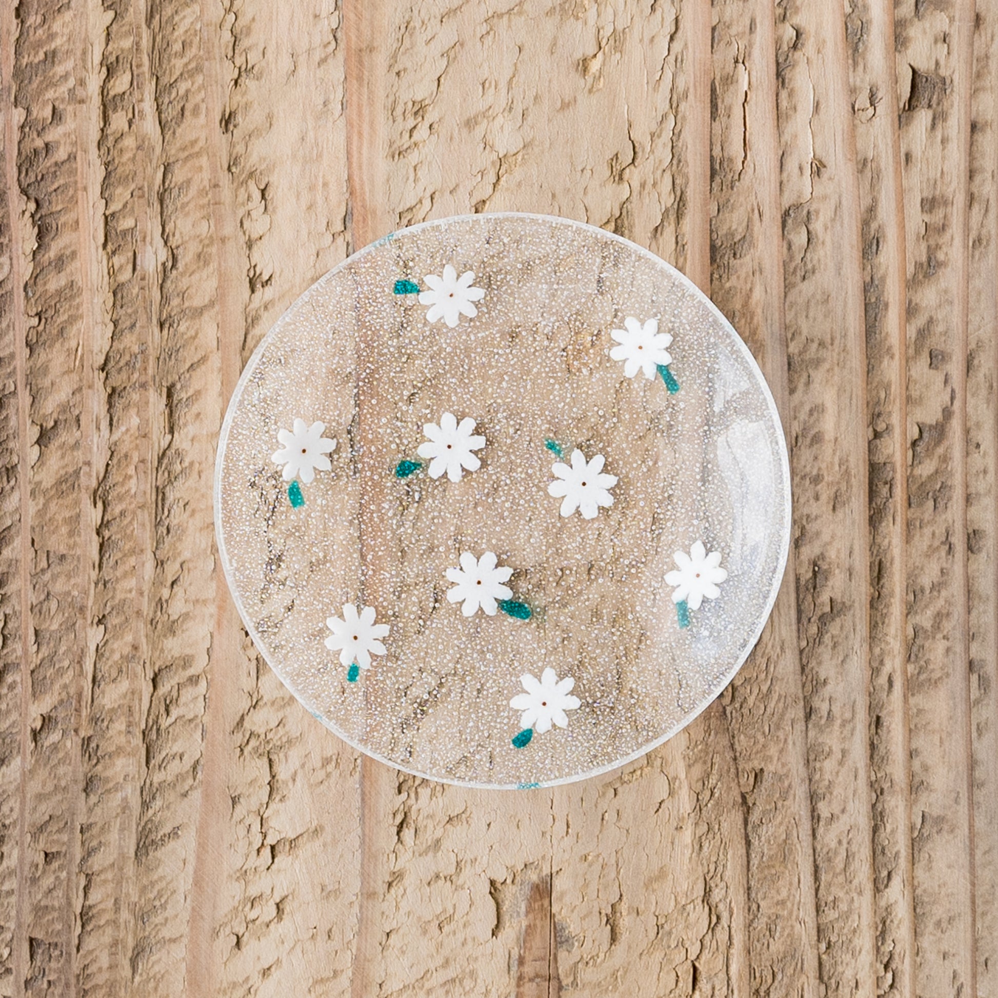 白いお花がおしゃれで可愛い石塚悠さんの豆皿