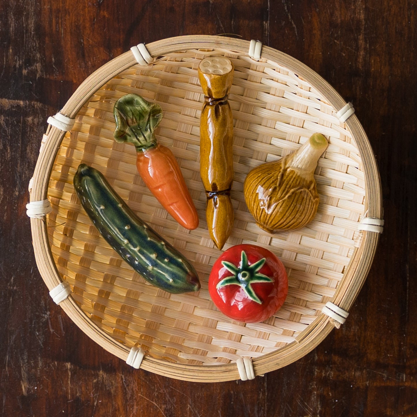 食卓が楽しくなるイホシロ窯のお野菜シリーズの箸置き