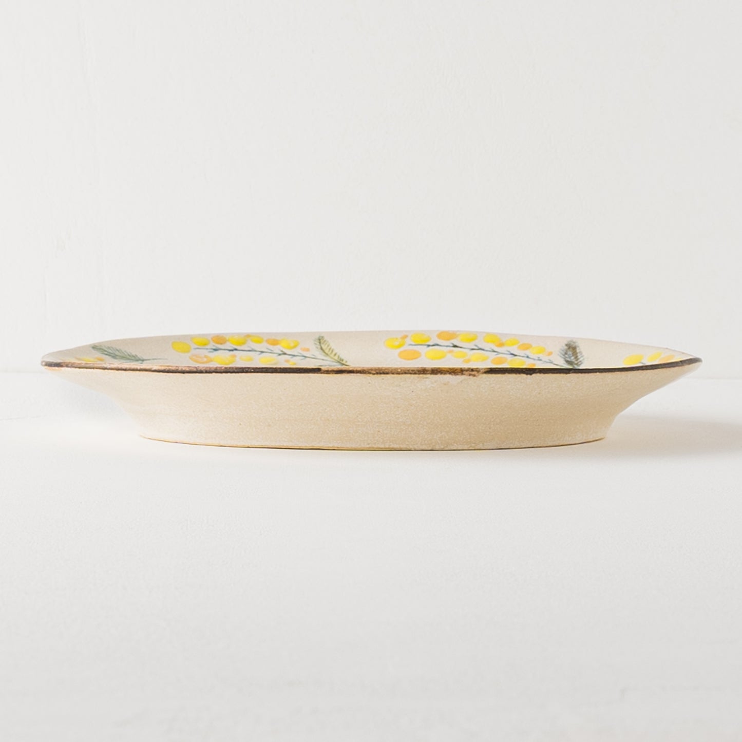 パスタやカレーにぴったりな森野奈津子さんのミモザの楕円リム皿