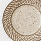 細やかで美しい鎬に見惚れる山本雅則さんのしのぎの5寸リム平皿