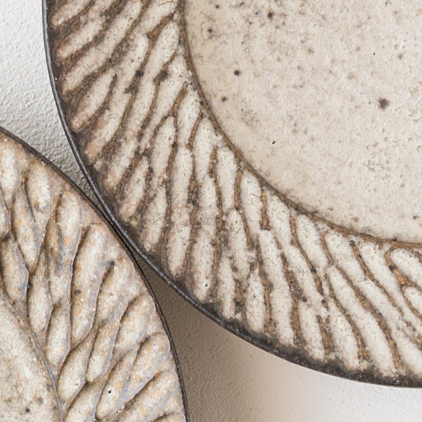 鎬模様が繊細で美しい山本雅則さんのしのぎの5寸リム平皿