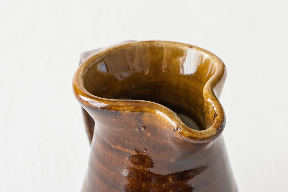 榎田智さんの茶色の花瓶