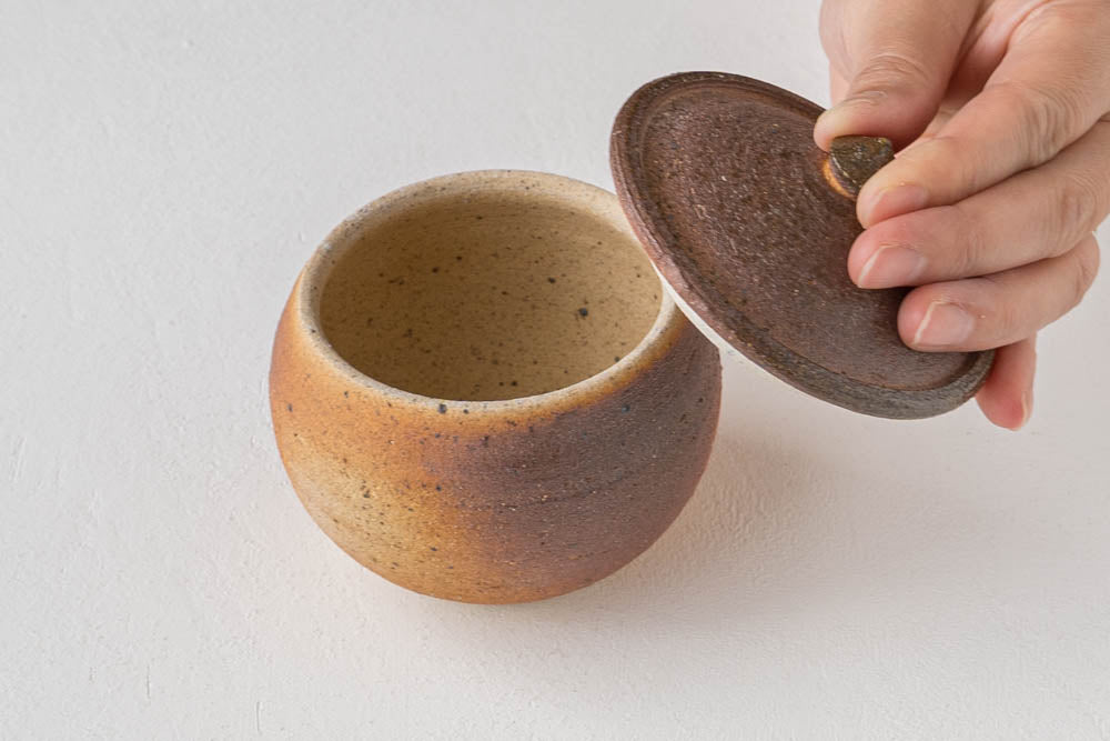川尻製陶所さんの小さな塩壺
