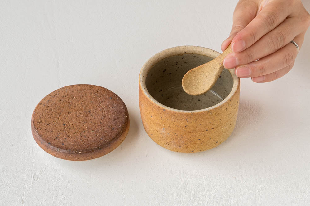 川尻製陶所の陶器製砂糖つぼ