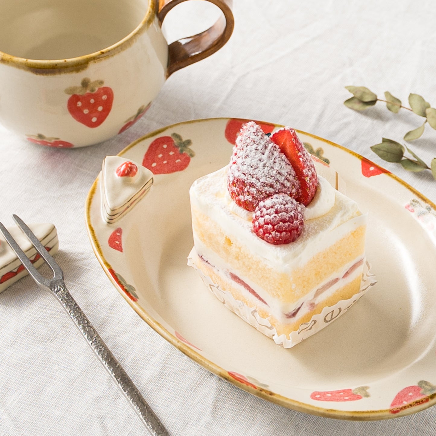 ショートケーキがもっと美味しくなる梶田慶さんのいちごの楕円皿