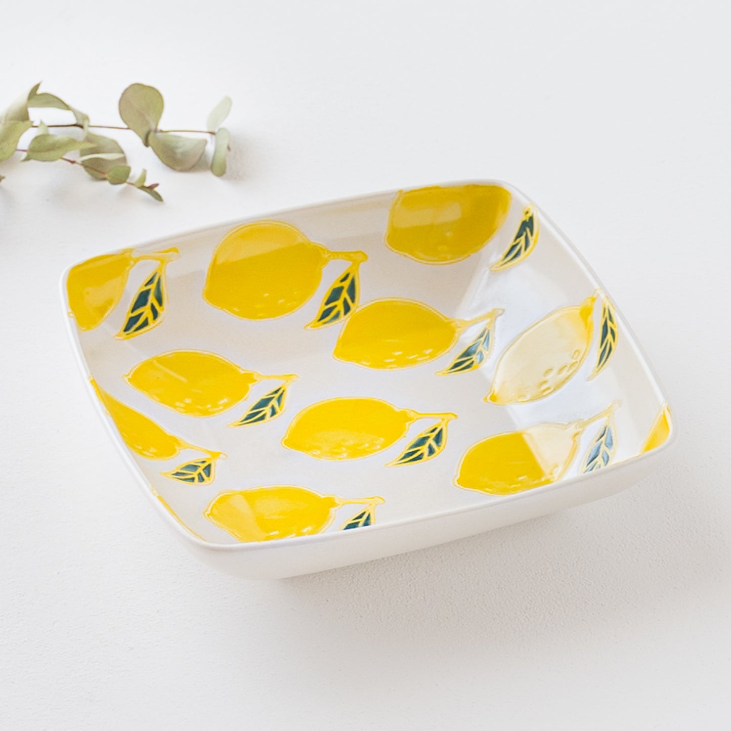手描きのレモンがかわいい波佐見焼fruitsの角鉢
