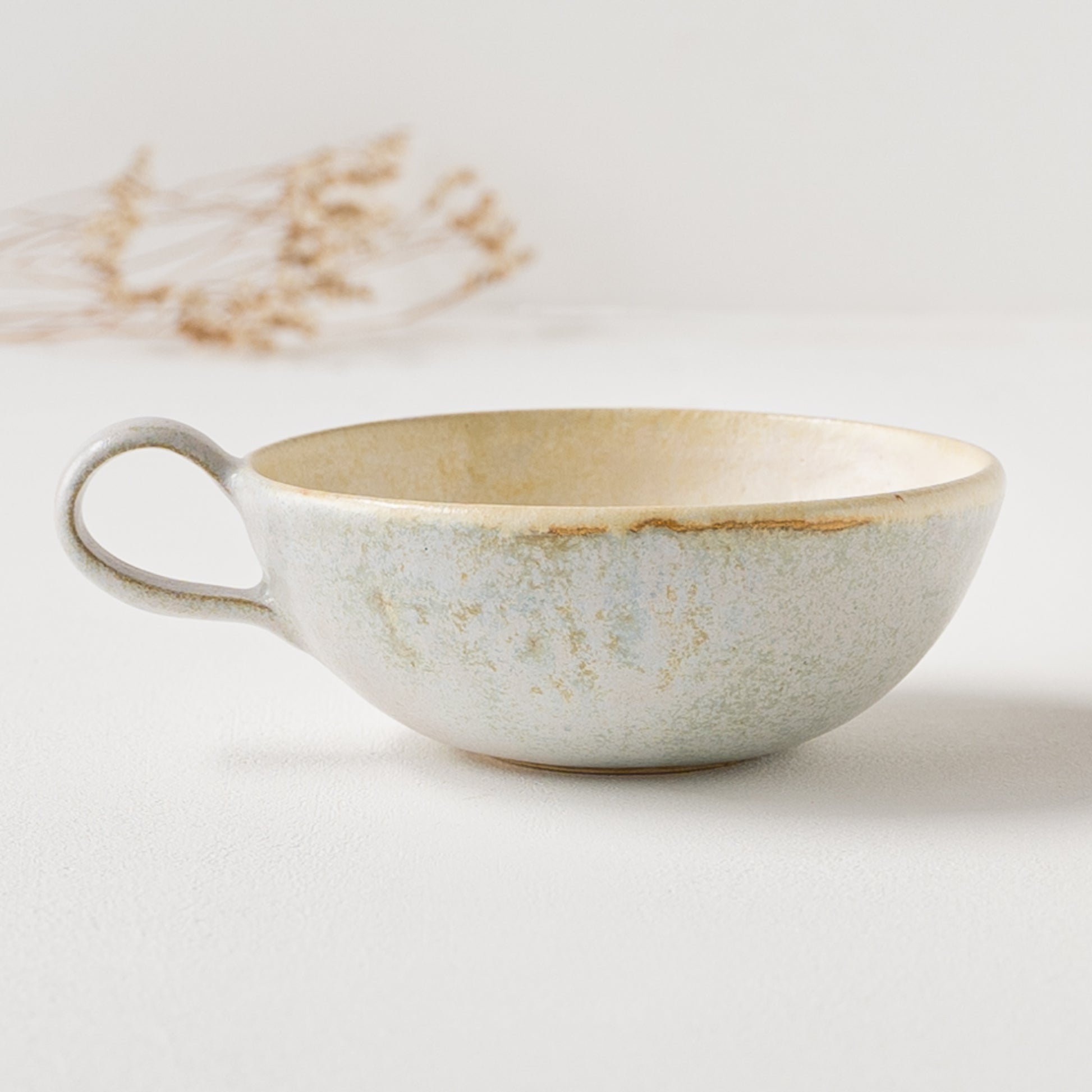 ドロマイト釉が美しいヤガミサヨさんのスープカップ