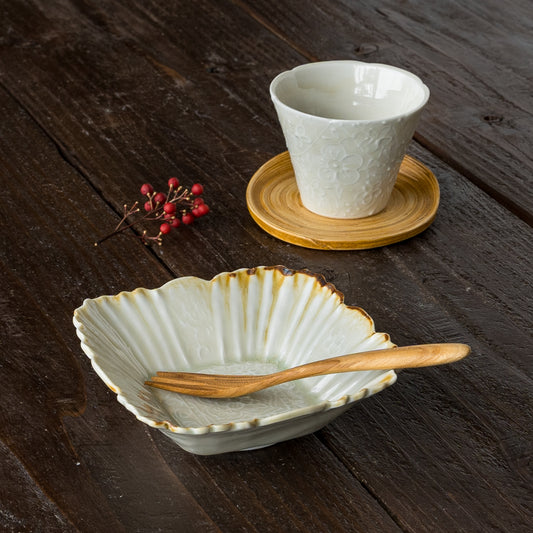 前田麻美さんの灰青釉の輪花角鉢と花七宝蕎麦猪口